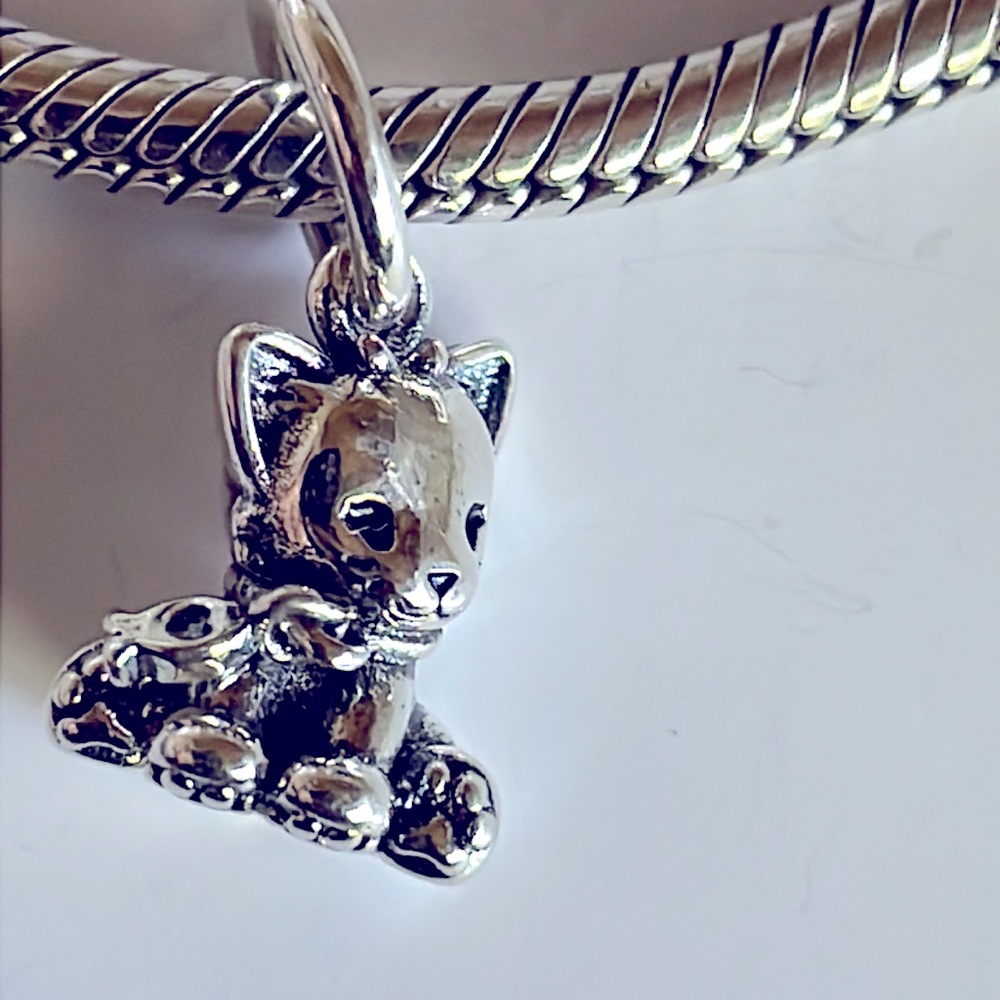 Kitty and fish dangle charm - Picture 3 of 3